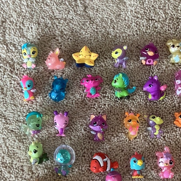 50 hatchimals+1 rare hatchimal with moveable head(pink koala)+container for them - Picture 8 of 11